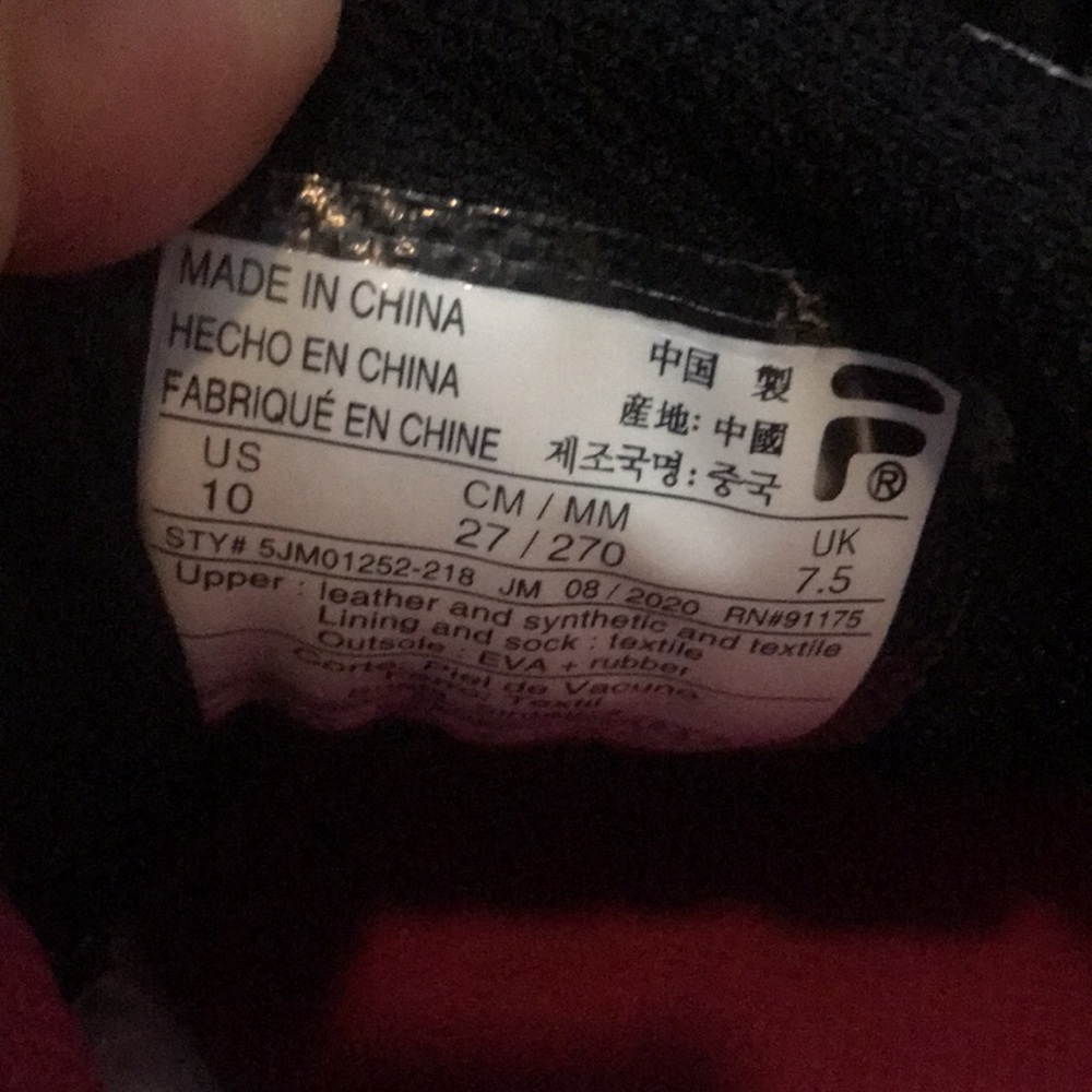 Fila Tennis Shoes View 4